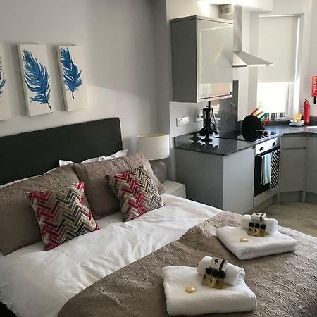 Berkshire Serviced Apartment Helena 12 Reading Buitenkant foto
