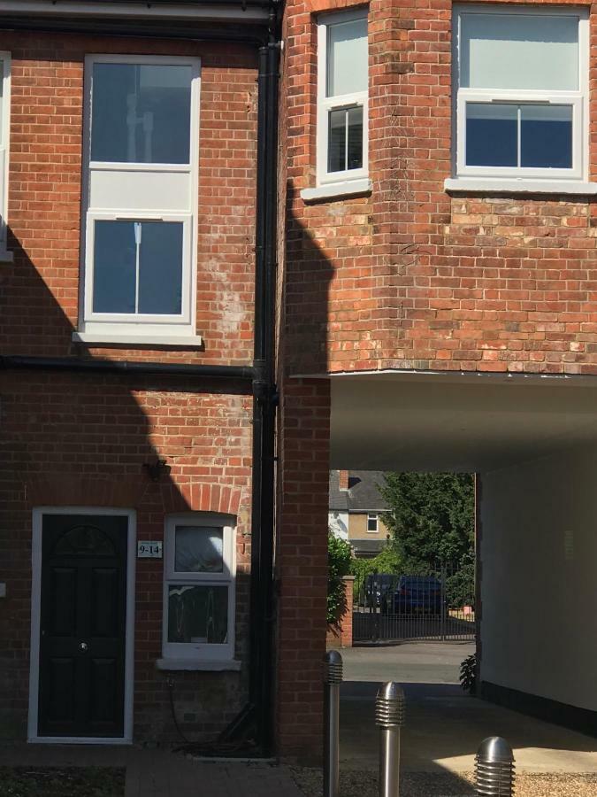 Berkshire Serviced Apartment Helena 12 Reading Buitenkant foto